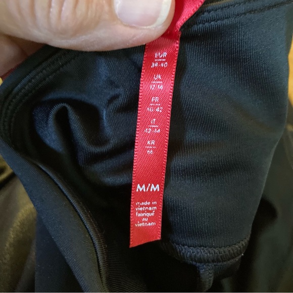 SPANX Black Faux Leather Leggings Women’s Size Medium Mid Rise Preowned - Picture 6 of 10